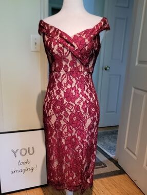 Lulu's Xs Women's Off-Shoulder Burgundy Lace Sheath Dress